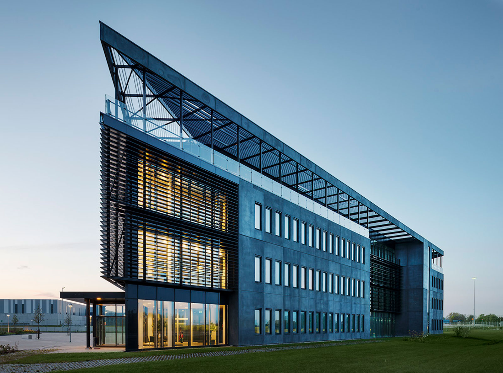 DSV Landskrona - Administration - ak83 architects design attractive work environment for DSV domicile